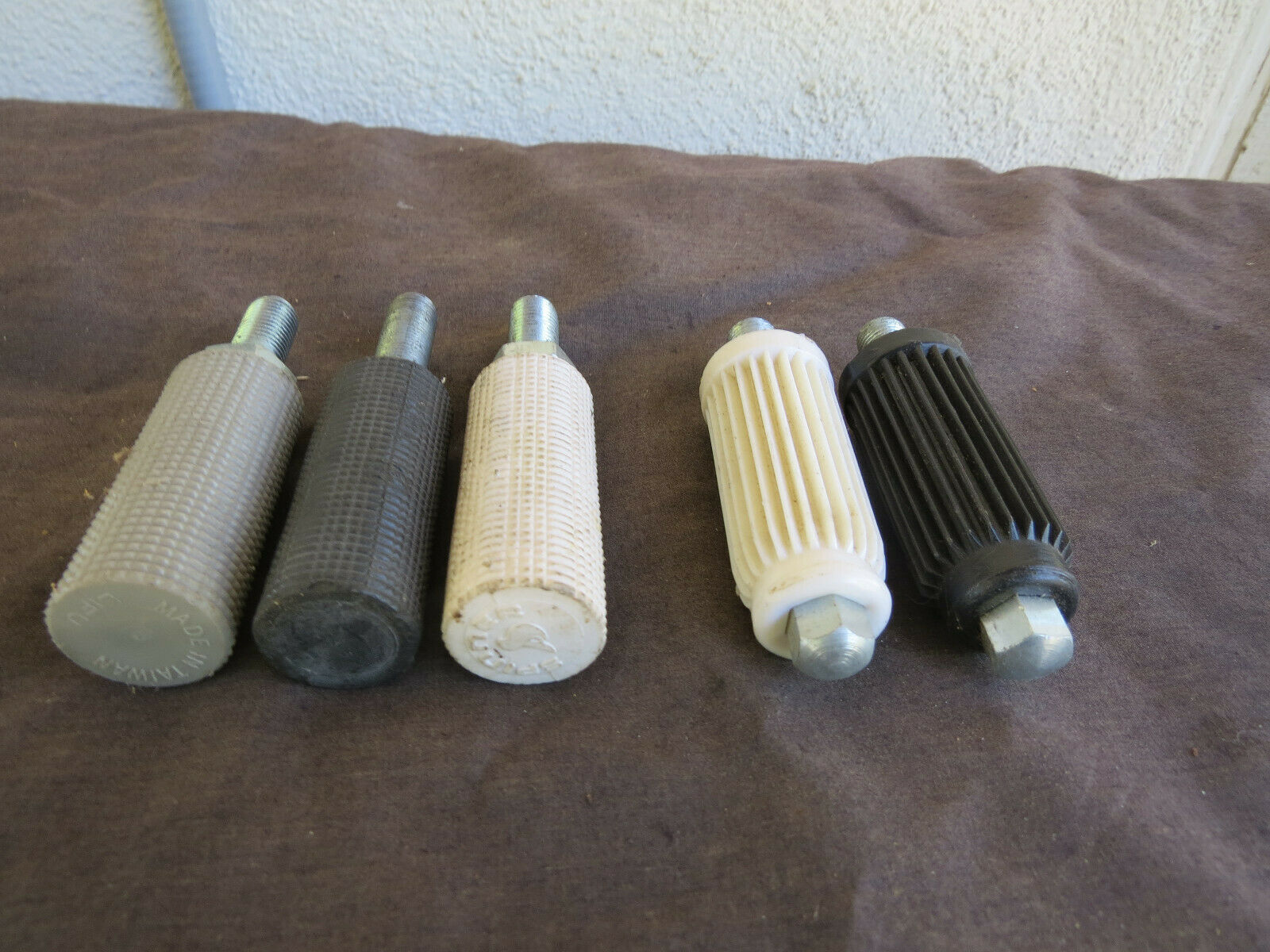 5 MONGOOSE SPINNER PEGS BMX FREESTYLE ROSS CALIFORNIAN DECADE CW WHITE VINTAGE - Fresh Stock Dated December 2025