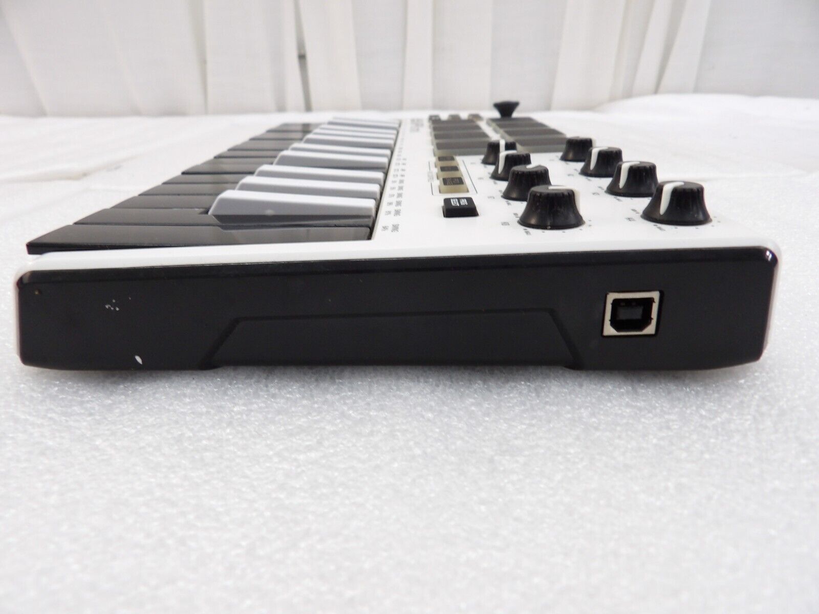 Akai Professional MPK Mini Compact Keyboard & Pad Controller Special Edition - Fresh Stock Dated February 2026