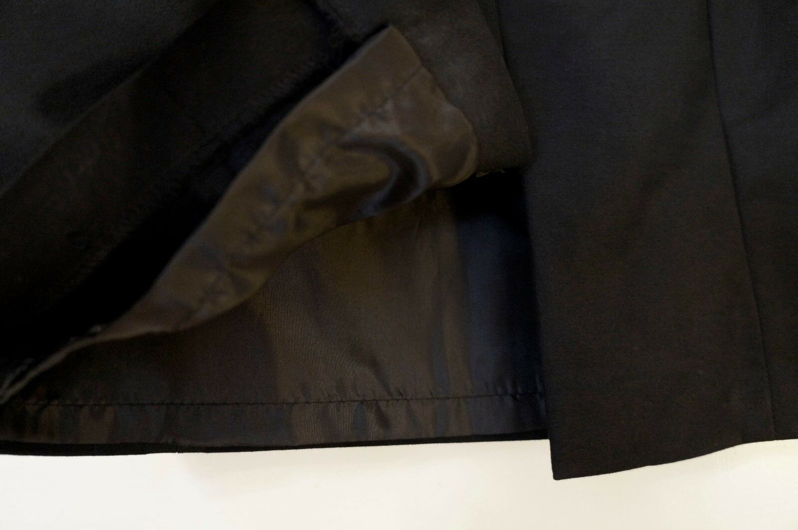 Vintage DKNY Black Knee Length Pencil Skirt Size 6 EUC - Fresh Stock Dated February 2026