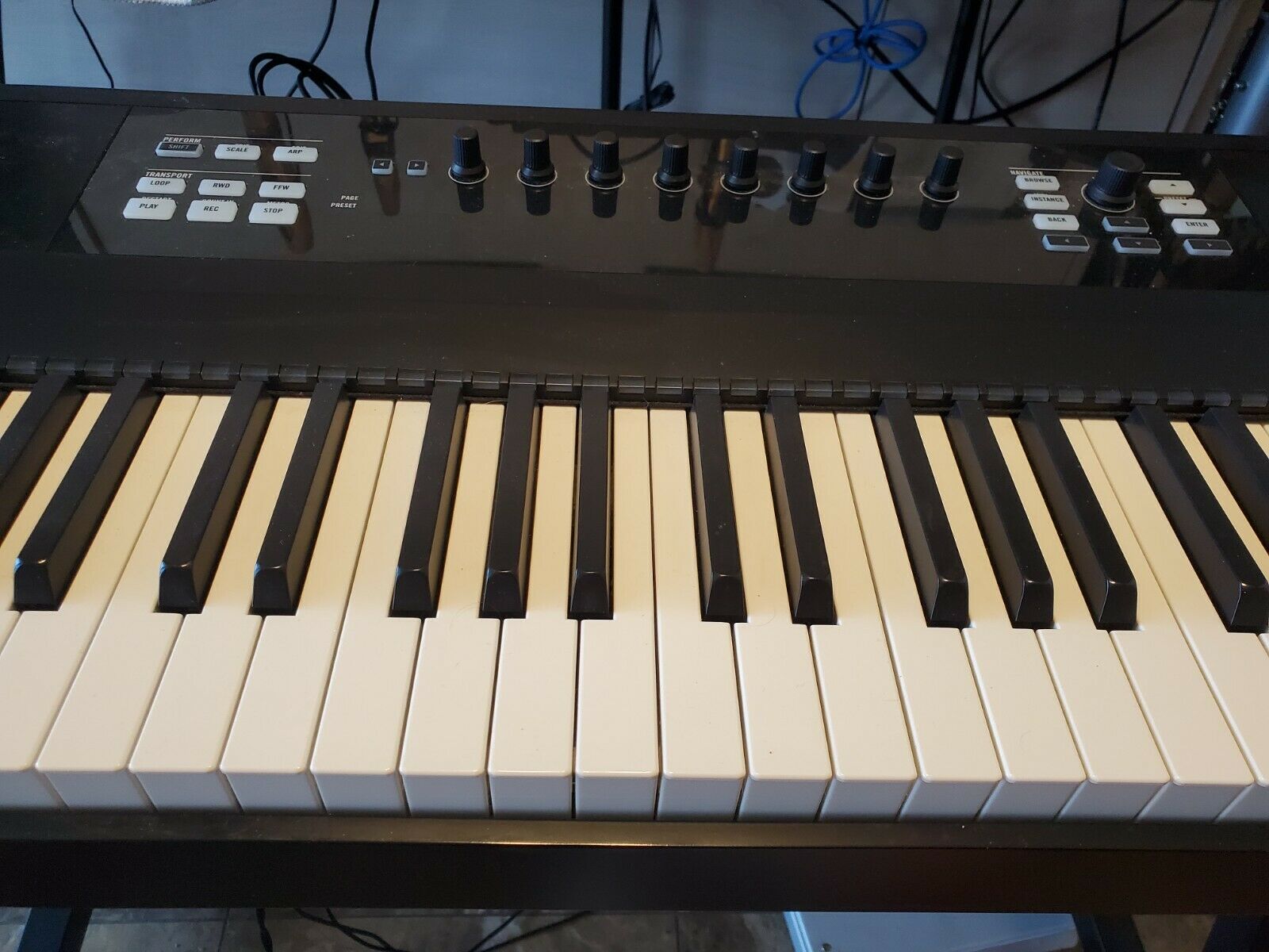 Native Instruments Komplete Kontrol S88 Keyboard - Fresh Stock Dated February 2026