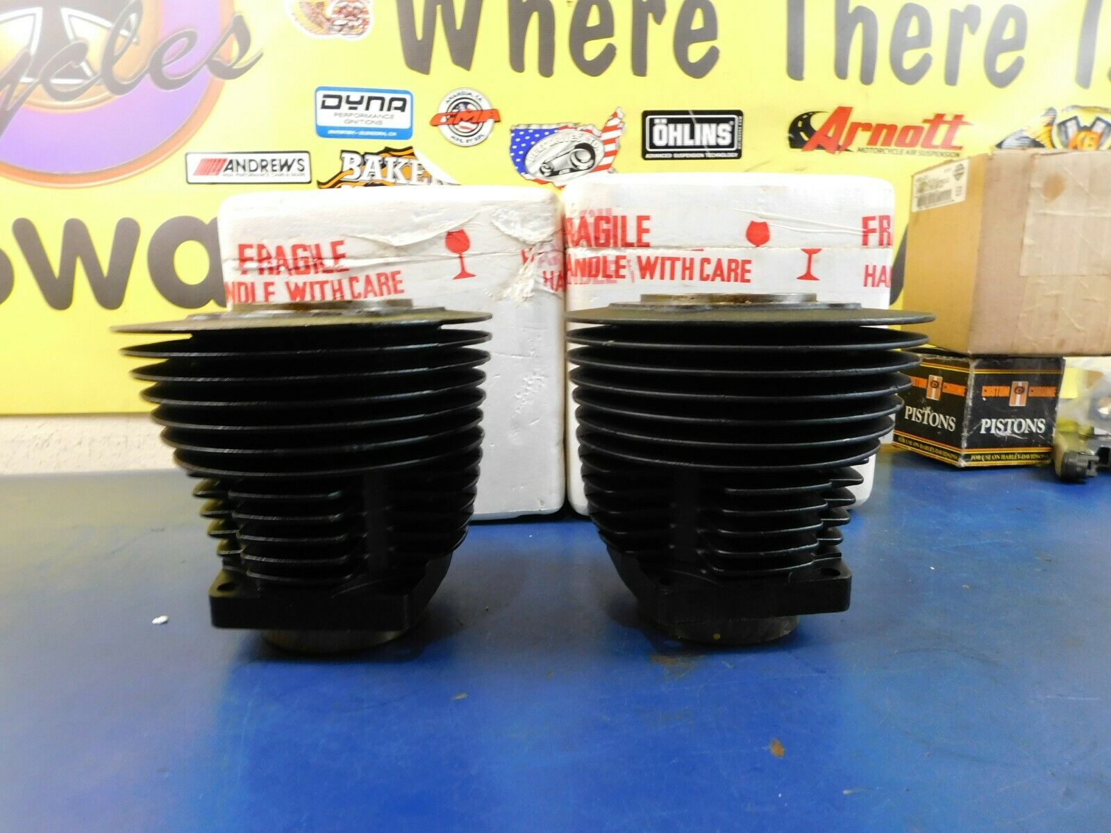 NEW 900 CC HARLEY DAVIDSON SPORTSTER XL 1957-1971 FRONT & REAR CYLINDER 16561-57 - Fresh Stock Dated February 2026