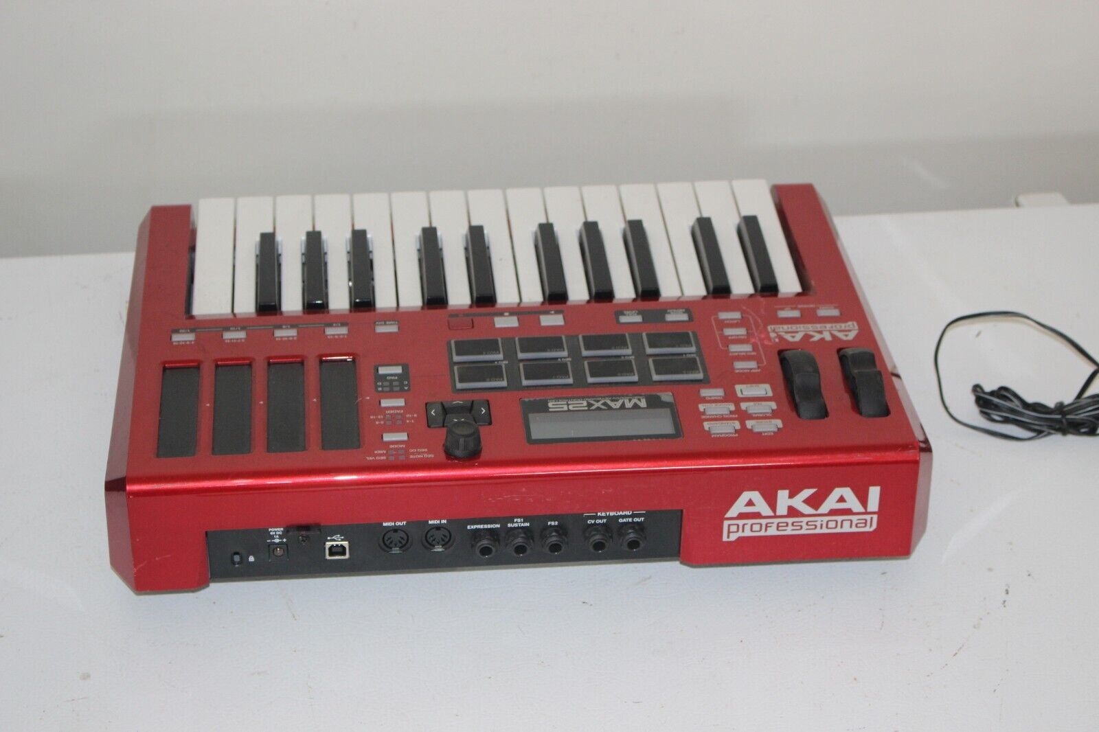 AKAI Professional MAX25 USB MIDI 25 Key Keyboard & Drum Pad Controller MAX 25 - Fresh Stock Dated February 2026