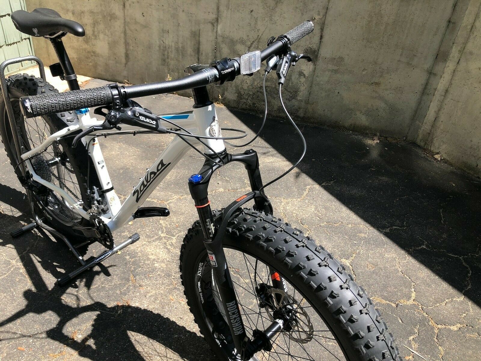 New never ridden 2015 salsa mukluk2 front suspension - Fresh Stock Dated February 2026