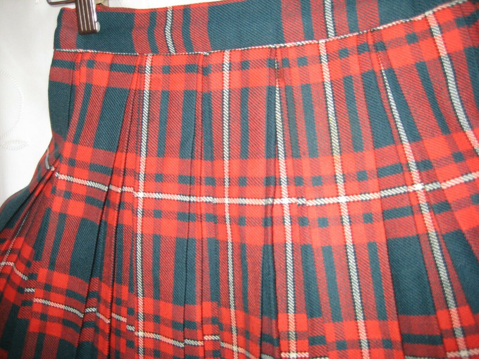 Vtg 60s COURTELLE RED WOOL TARTAN PLAID PLEATED MINI SKIRT XS 24