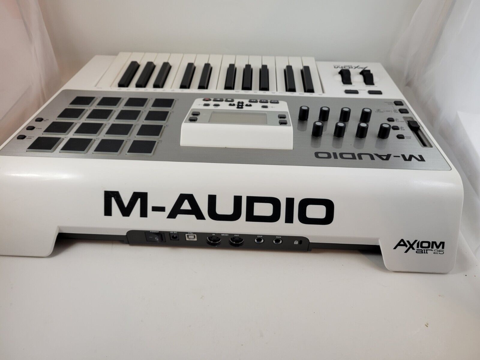 M-AUDIO Axiom AIR 25 Premium Keyboard and Pad Controller  Free Shipping! - Fresh Stock Dated February 2026