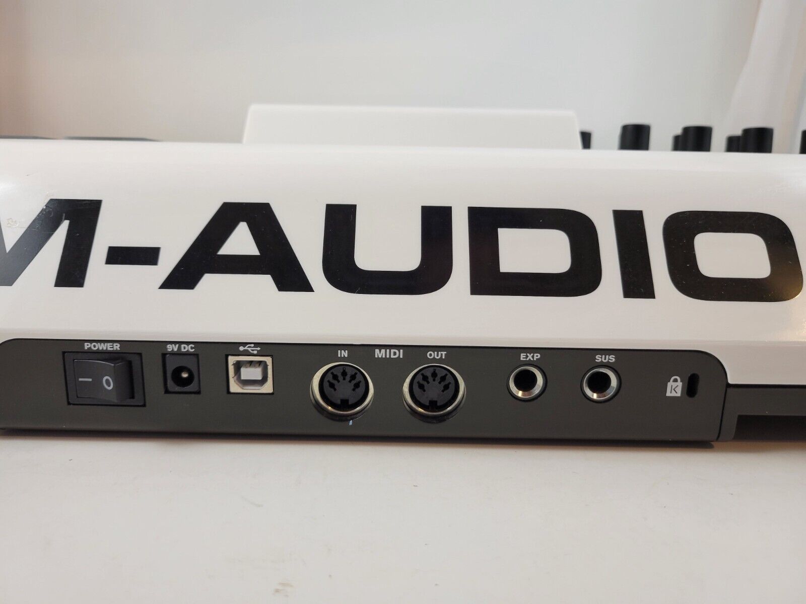 M-AUDIO Axiom AIR 25 Premium Keyboard and Pad Controller  Free Shipping! - Fresh Stock Dated February 2026