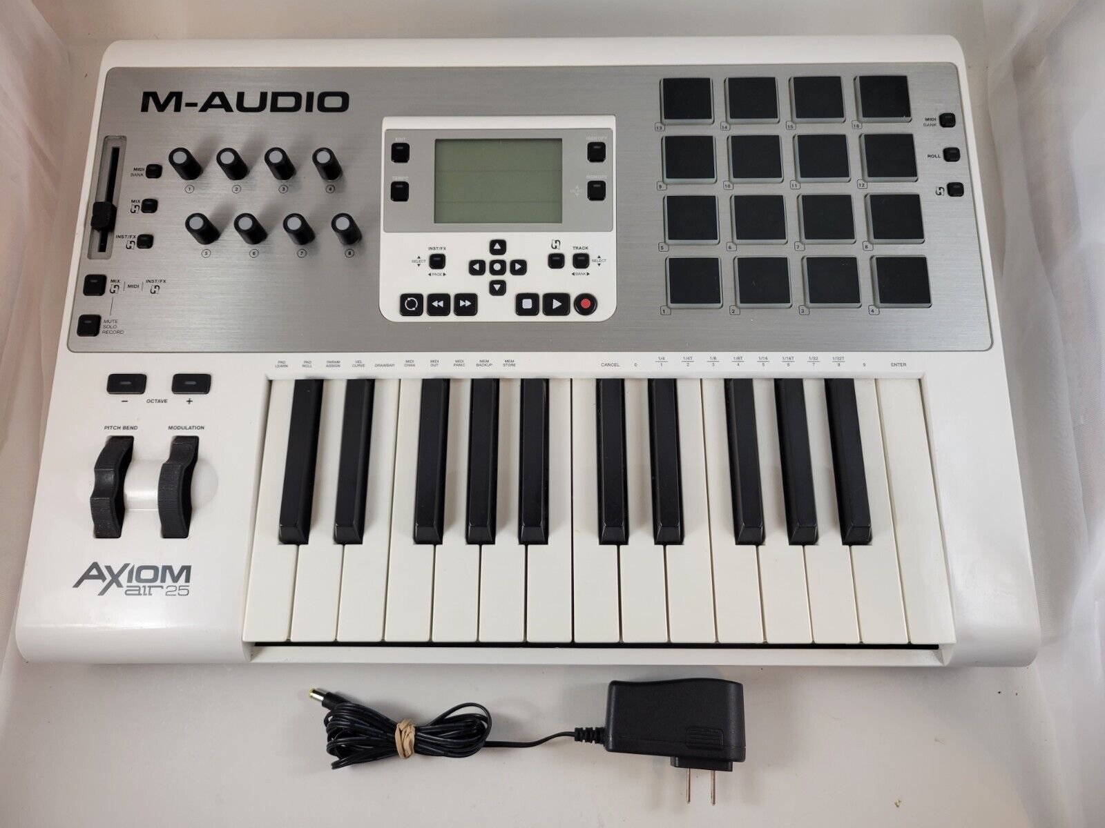 M-AUDIO Axiom AIR 25 Premium Keyboard and Pad Controller  Free Shipping! - Fresh Stock Dated February 2026
