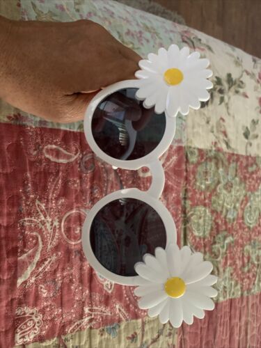 flower fun glasses - Fresh Stock Dated February 2026