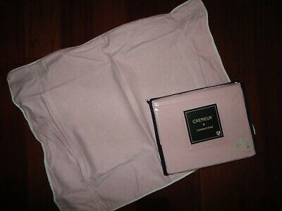 DANIEL CREMIEUX CLASSIC OXFORD PINK CHAMBRAY (2) STANDARD PILLOW SHAMS 20 X 26 - Fresh Stock Dated December 2025