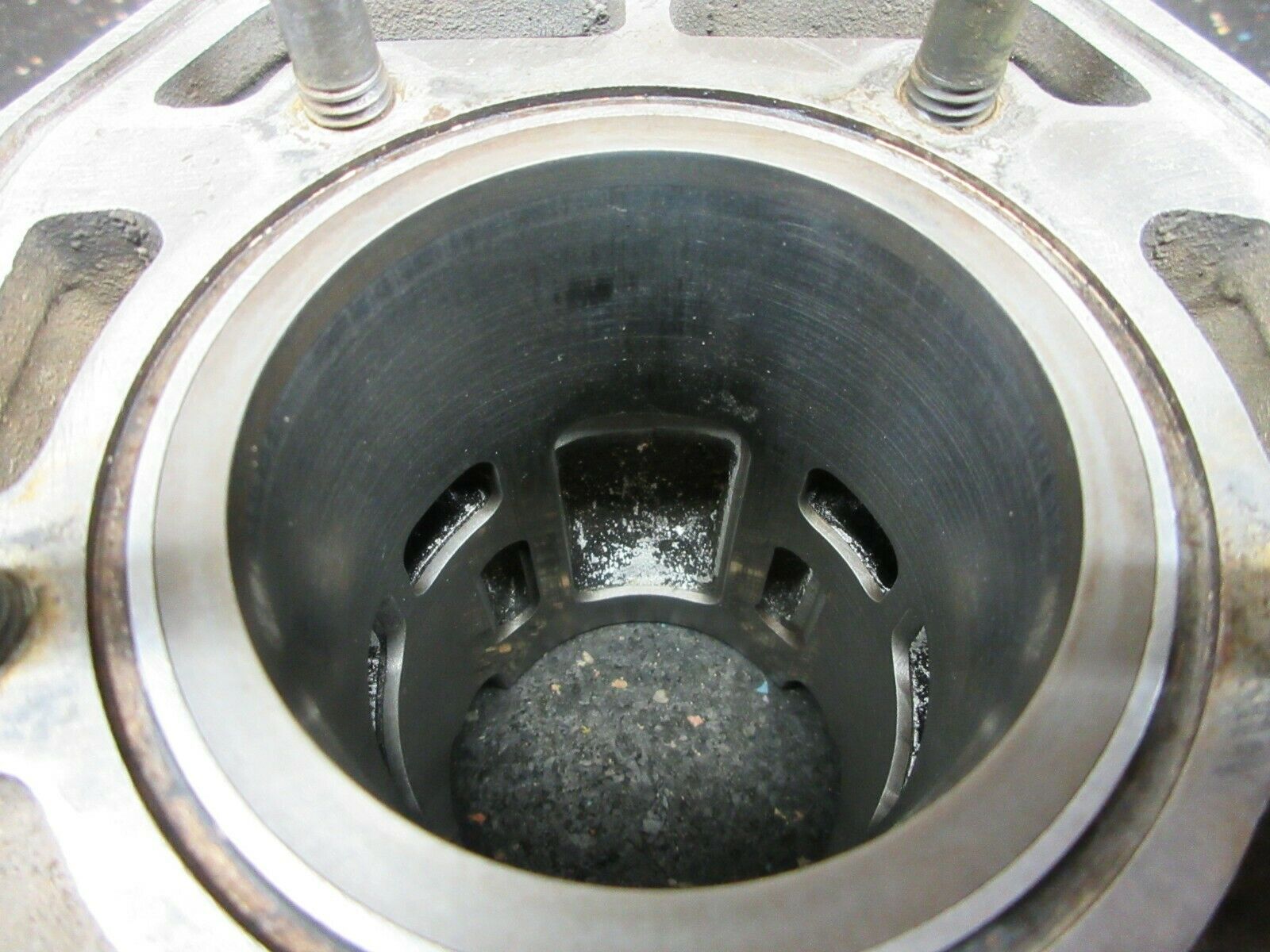 1982 Yamaha YZ125 Cylinder with a good bore 82 YZ 125 5X4-11311-00-00 - Fresh Stock Dated February 2026