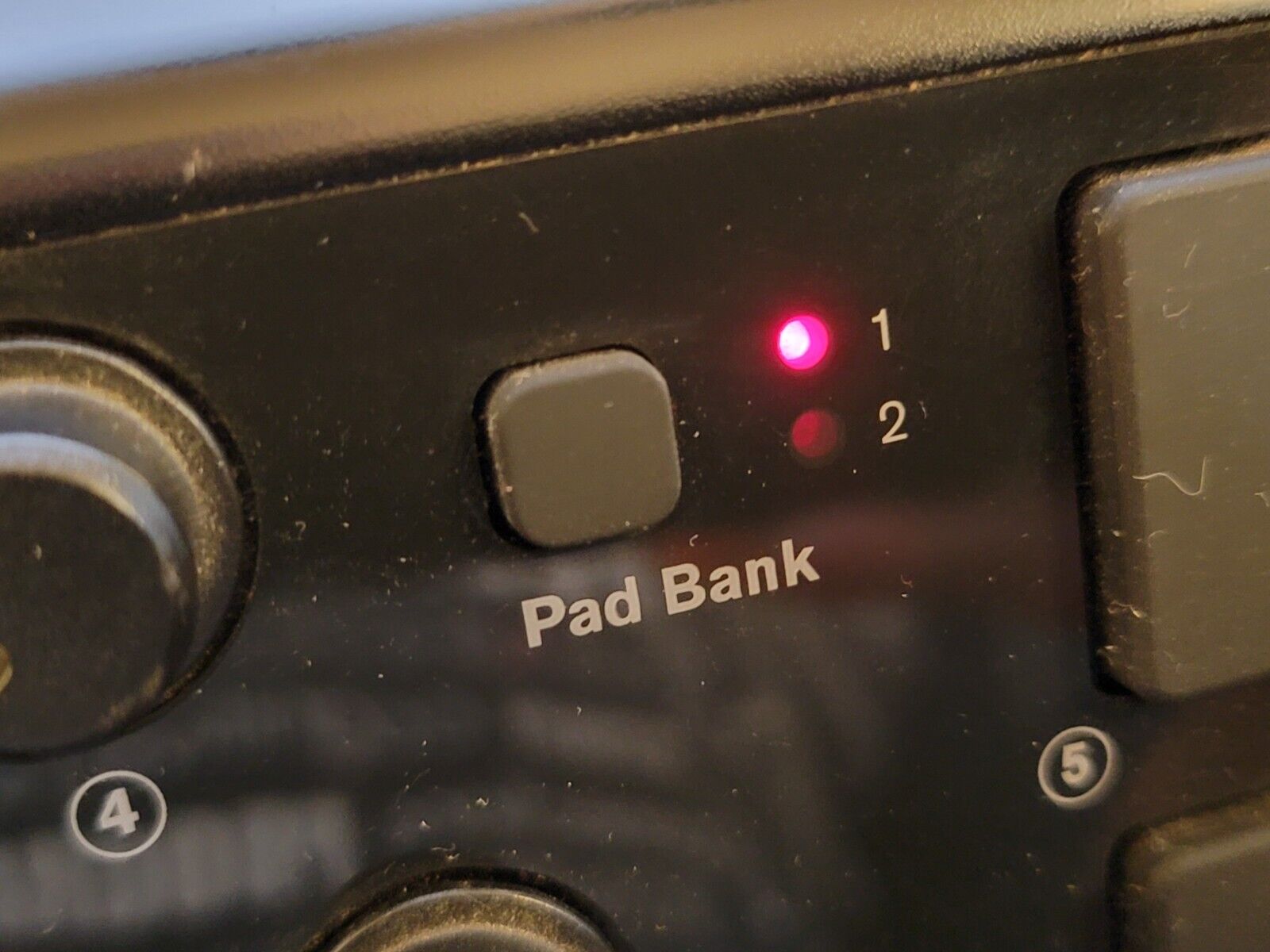 M-Audio Axiom AIR Mini - 32-Key - USB MIDI Keyboard + Drum Pad - Please Read - Fresh Stock Dated February 2026