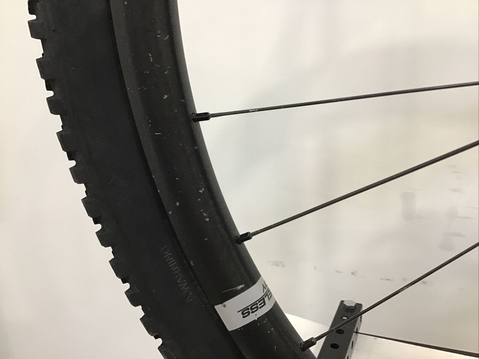 2018 Giant Anthem Advanced Pro 29 1 Mountain Bike Medium Carbon SRAM Eagle - Fresh Stock Dated February 2026