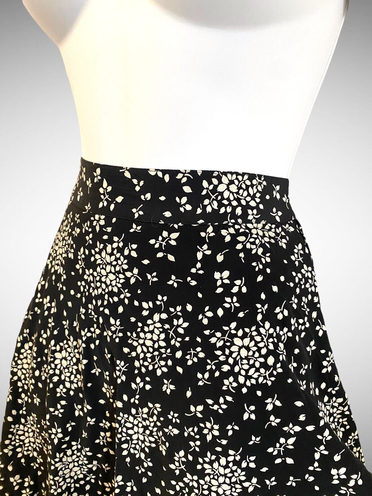 Vintage 1990s Inclinations Black & White Ditzy Floral A-Line Mini Skirt Size 12 - Fresh Stock Dated March 2026