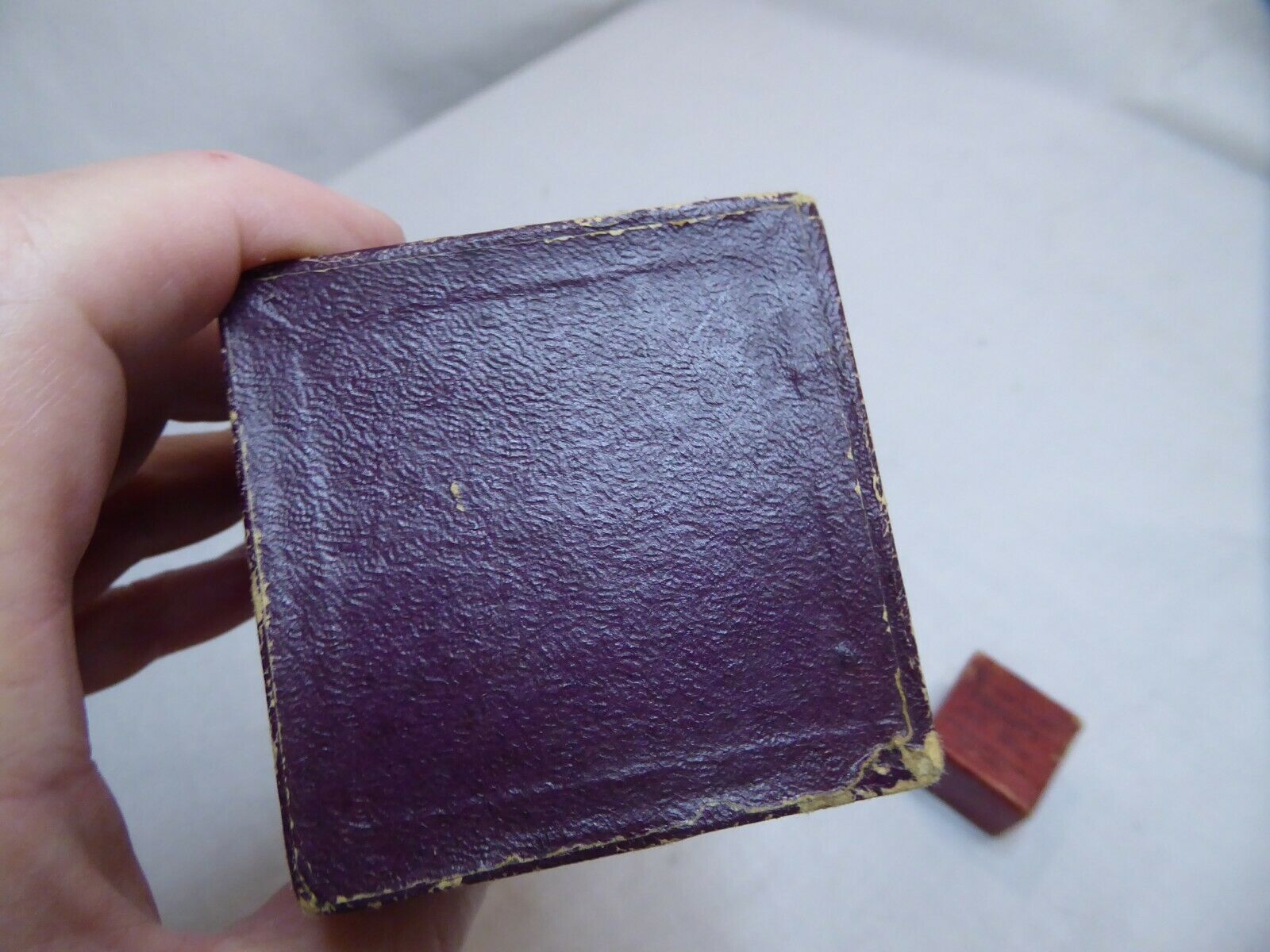 vintage facility jewel ckucks set of 8 with thumb screw adjustment & set of pins - Fresh Stock Dated February 2026