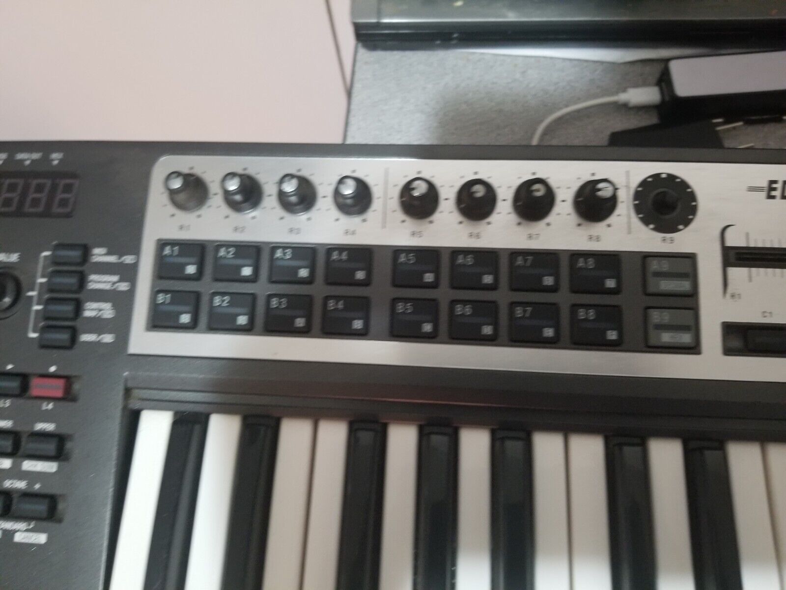 Roland Edirol PCR-800 MIDI Controller 61-key Keyboard - Fresh Stock Dated February 2026