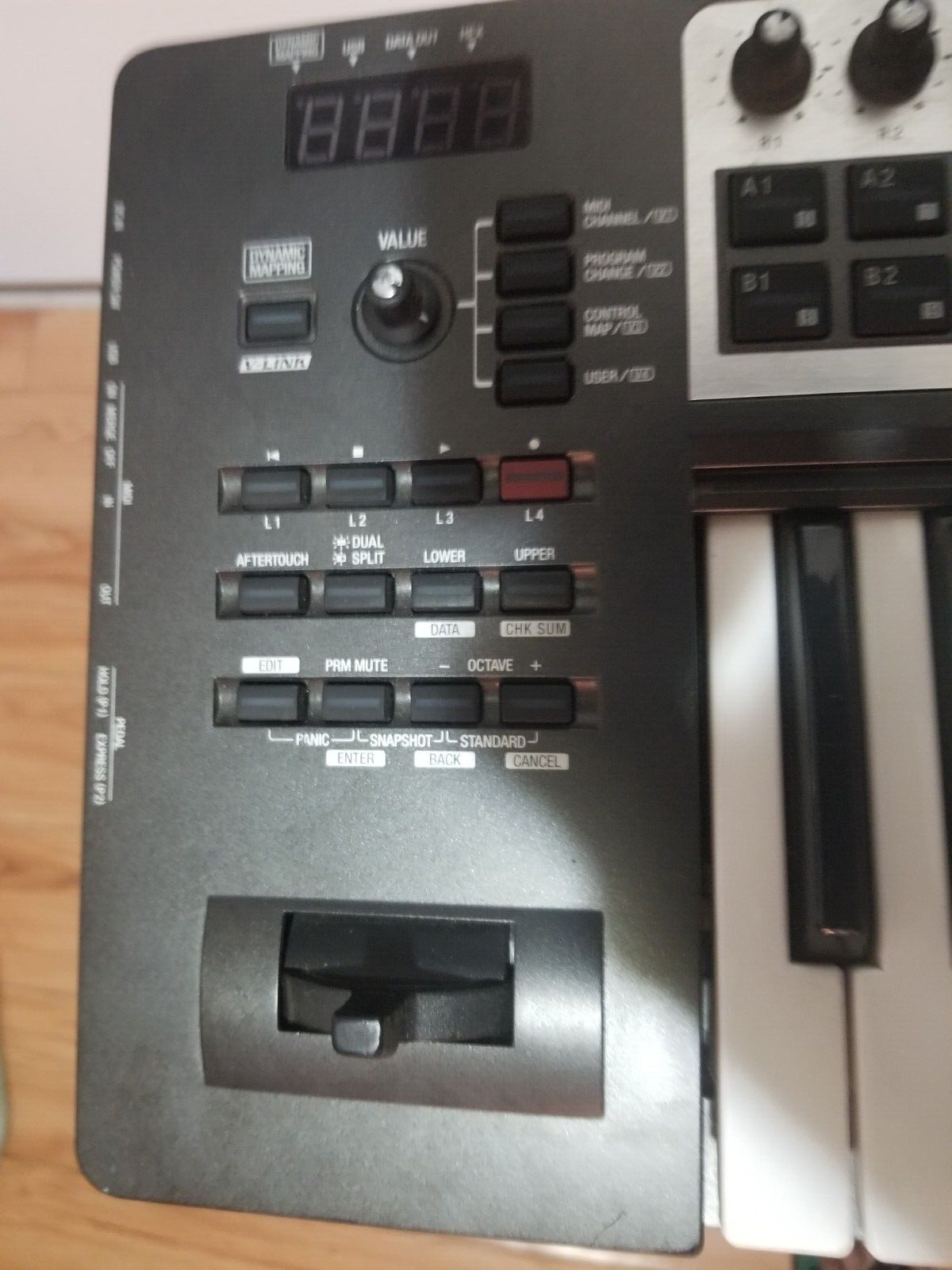 Roland Edirol PCR-800 MIDI Controller 61-key Keyboard - Fresh Stock Dated February 2026