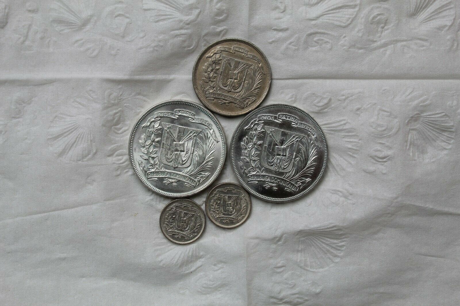 Dominican Republic Silver Coins, 5 total, 1937-74, 10C (2), 50C, 1 Peso (2) - Fresh Stock Dated February 2026