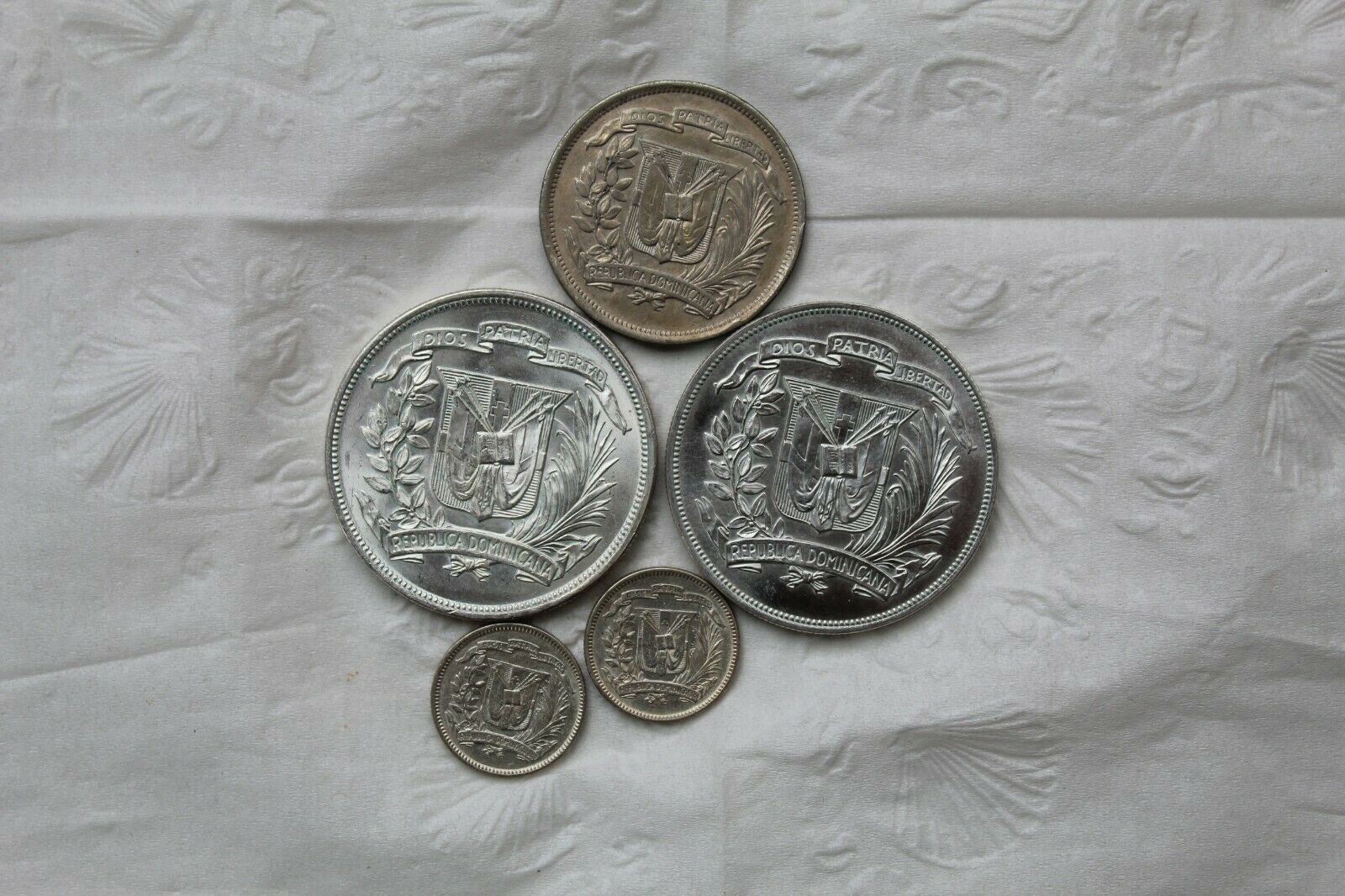 Dominican Republic Silver Coins, 5 total, 1937-74, 10C (2), 50C, 1 Peso (2) - Fresh Stock Dated February 2026