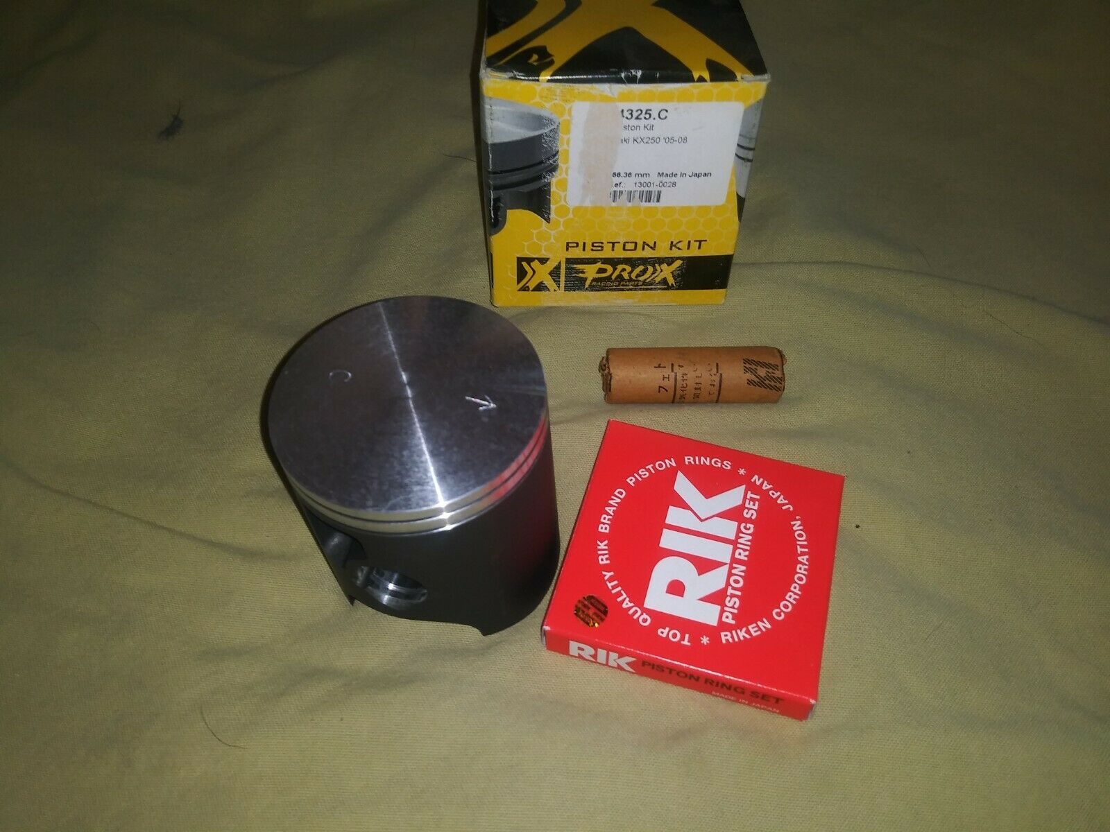 2005 Kawasaki KX 250 cylinder/piston top end - Fresh Stock Dated February 2026