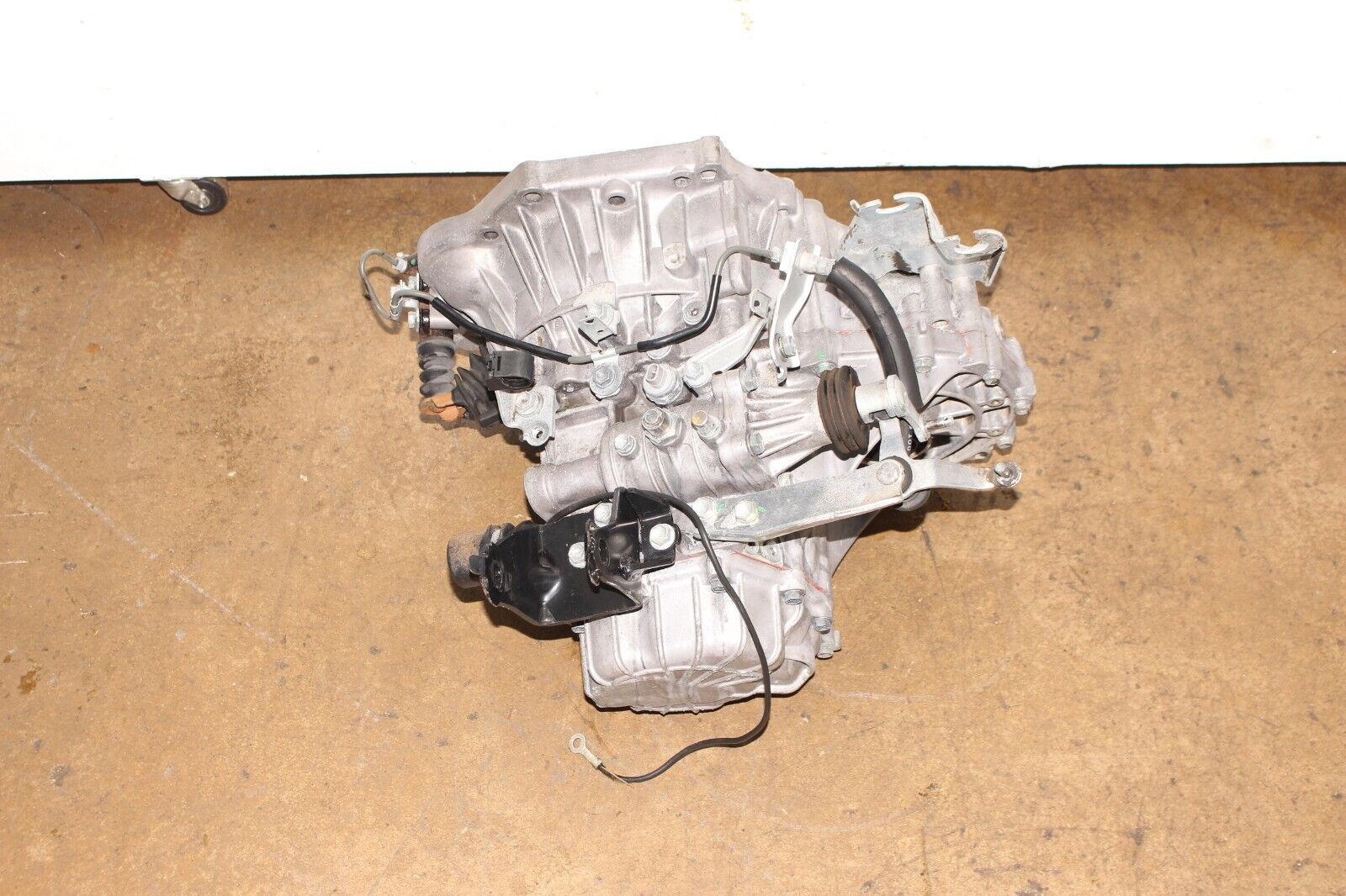 2003-2008 TOYOTA MATRIX COROLLA VIBE 5 SPEED MANUAL TRANSMISSION JDM 1ZZ-FE 1.8L - Fresh Stock Dated February 2026