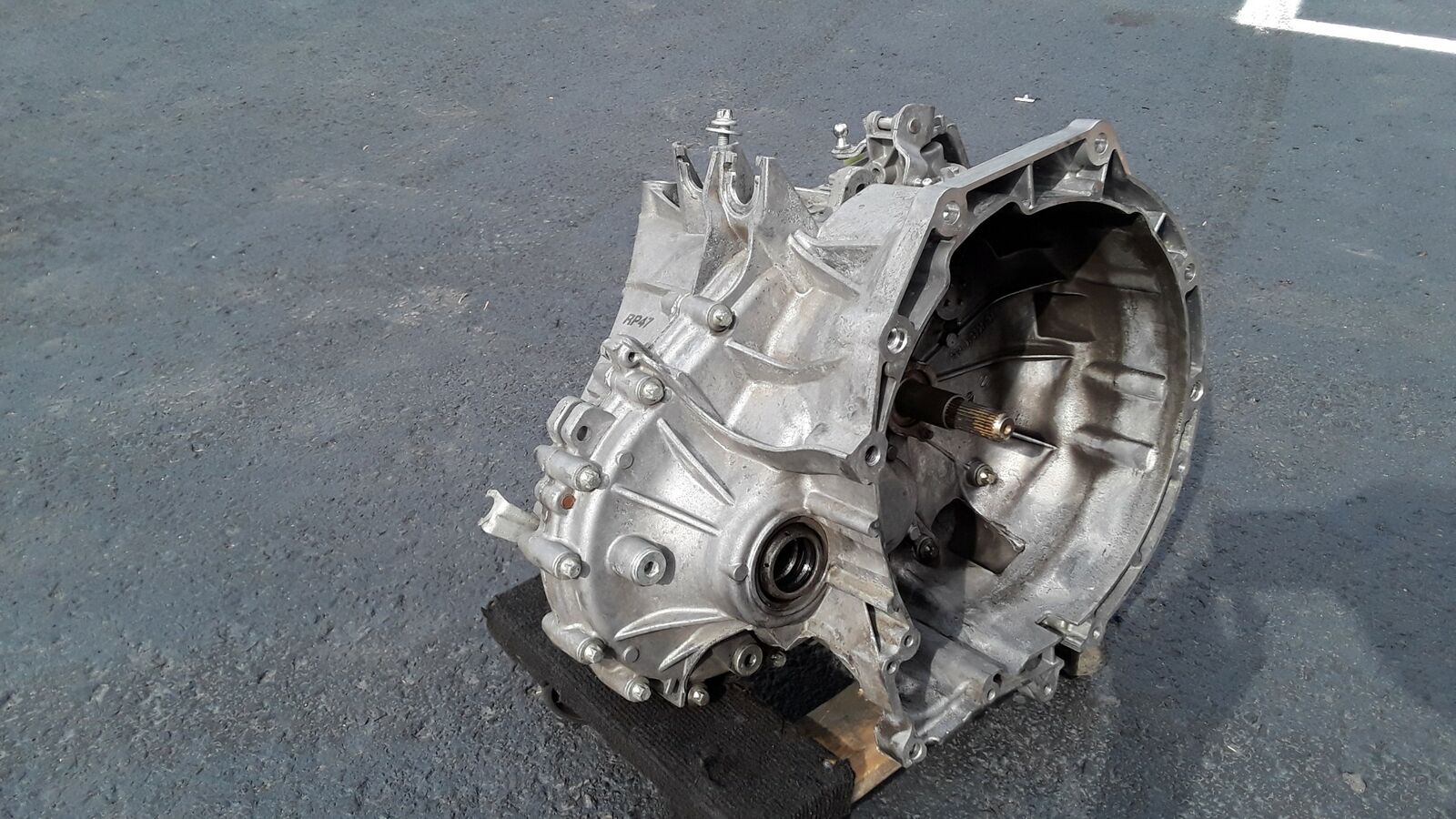 2014-2019 MINI COOPER F56 2.0L FWD 6-SPEED MANUAL TRANSMISSION CARRIER OEM - Fresh Stock Dated February 2026