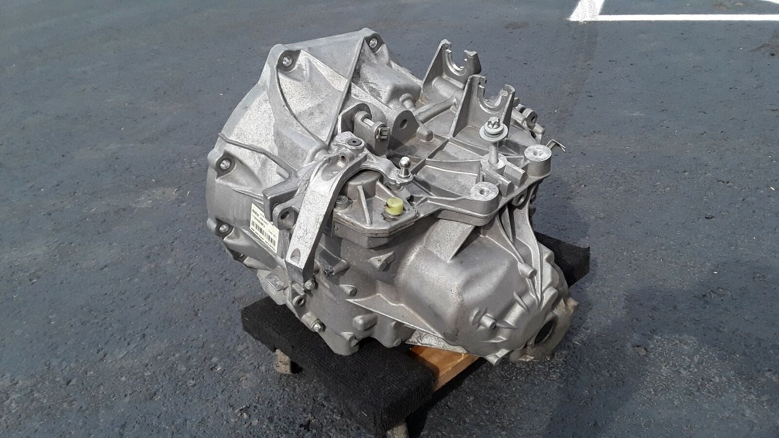 2014-2019 MINI COOPER F56 2.0L FWD 6-SPEED MANUAL TRANSMISSION CARRIER OEM - Fresh Stock Dated February 2026