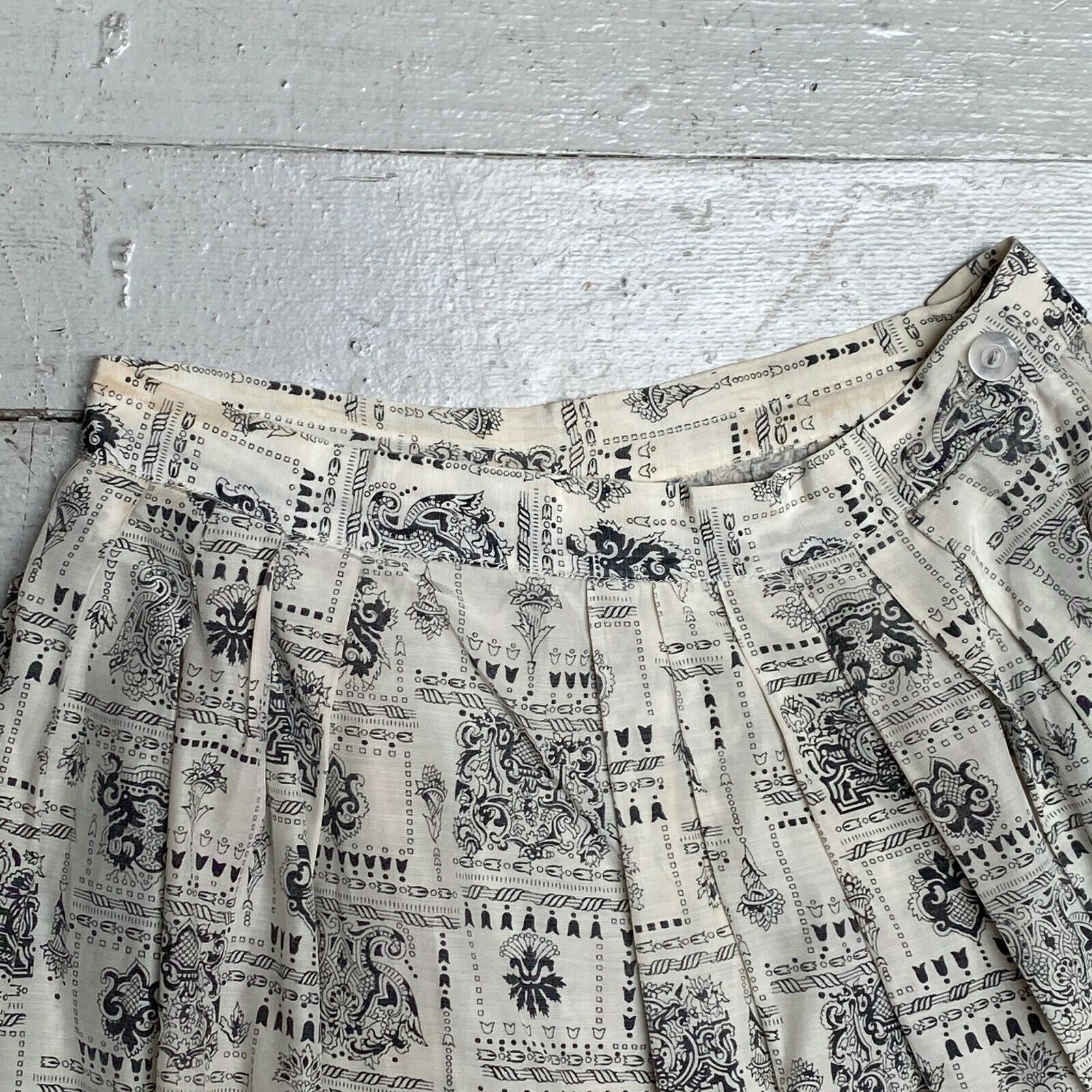 VTG 1950s Scandinavian Novelty Print Cream Cotton Rayon Full Skirt XS SM - Fresh Stock Dated February 2026