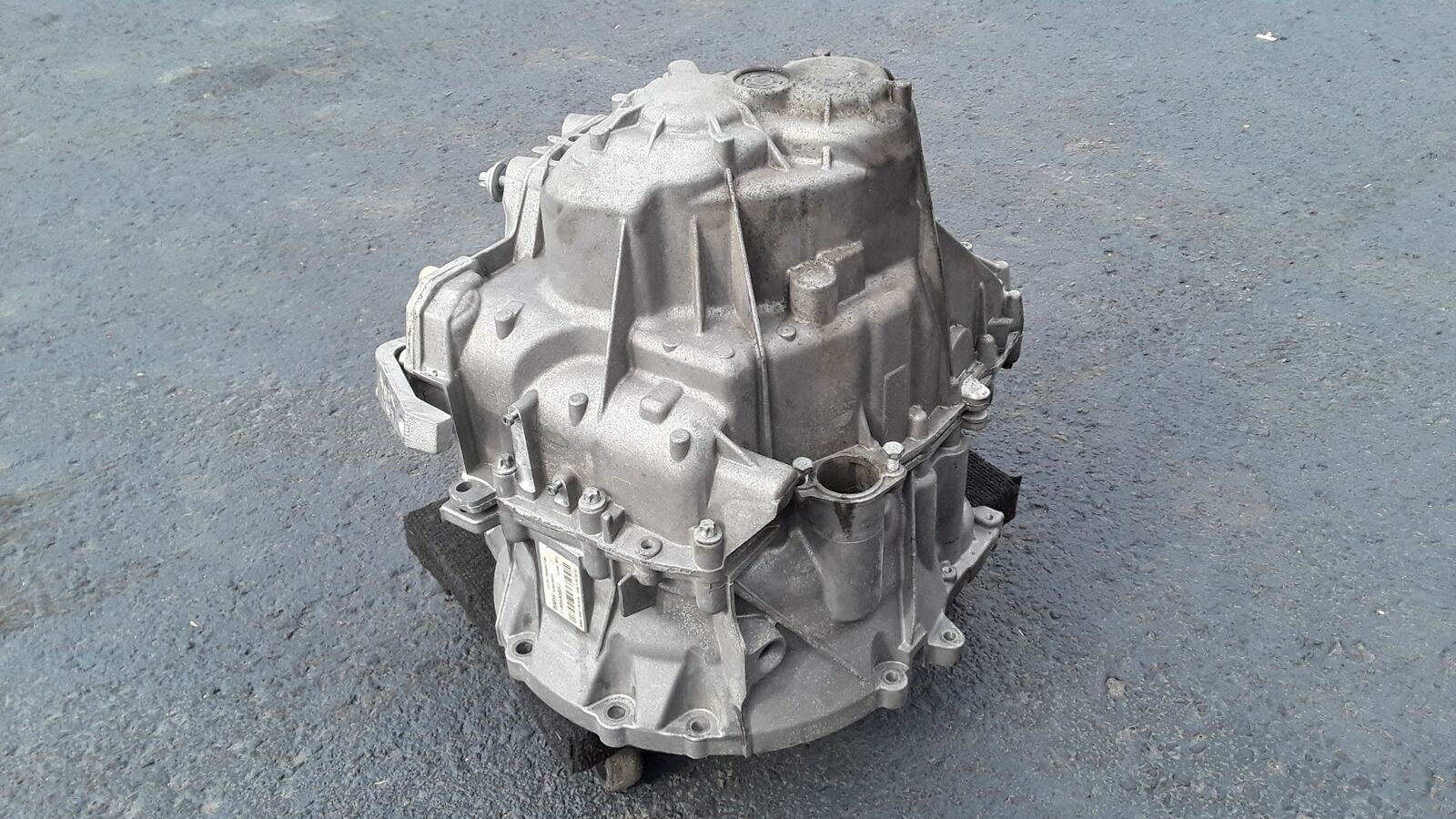 2014-2019 MINI COOPER F56 2.0L FWD 6-SPEED MANUAL TRANSMISSION CARRIER OEM - Fresh Stock Dated February 2026
