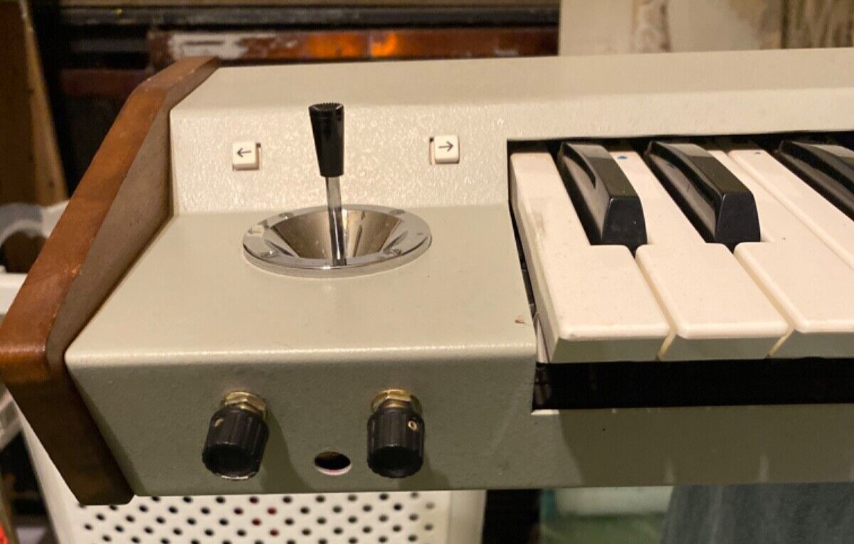 Octave Plateau Voyetra vpk-5 keyboard controller for the Voyetra 8 - Fresh Stock Dated February 2026