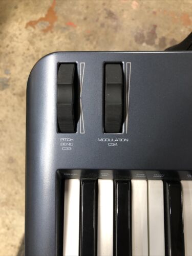 M-AUDIO OXYGEN 61 (3rd GEN) - Fresh Stock Dated February 2026