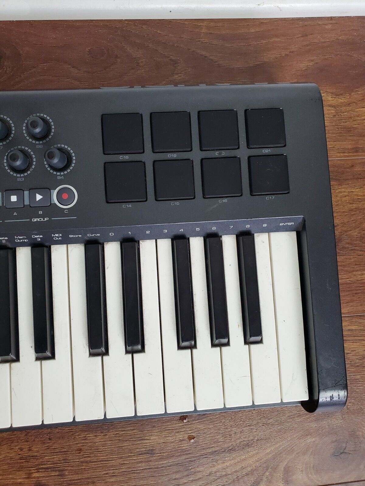 Axiom 25  M-Audio USB midi keyboard - Fresh Stock Dated February 2026