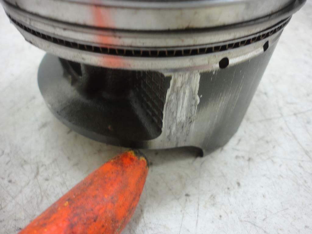 SUZUKI VS800 Intruder 800 CYLINDER PISTON SET 1990-1998 FRONT 1992-1998 REAR - Fresh Stock Dated February 2026