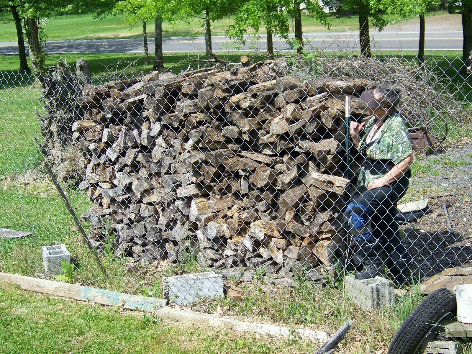 FIREWOOD 4 FOOT SQUARE LOAD SEASONED CUT & SPLIT**BUYER PICKUP WARREN OHIO.44485 - Fresh Stock Dated December 2025