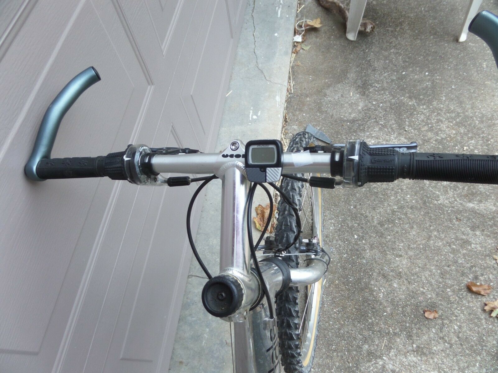 Vintage Cannon Super V 1000 Carbon Fiber mountain bike. - Fresh Stock Dated February 2026