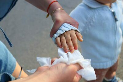 Travel Lite Fresh Scented Alcohol Free Moisturizing Antimicrobial Wipes 200/Pack - Fresh Stock Dated December 2025