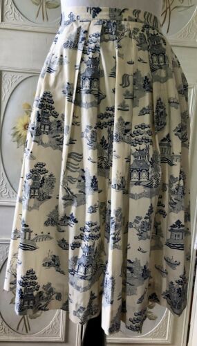 VTG VLV LUCY 50s IVORY NAVY BLUE TOILE PAGODAS ASIAN TREES COTTON FULL SKIRT GUC - Fresh Stock Dated December 2025