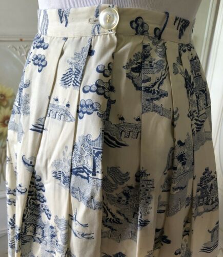 VTG VLV LUCY 50s IVORY NAVY BLUE TOILE PAGODAS ASIAN TREES COTTON FULL SKIRT GUC - Fresh Stock Dated December 2025