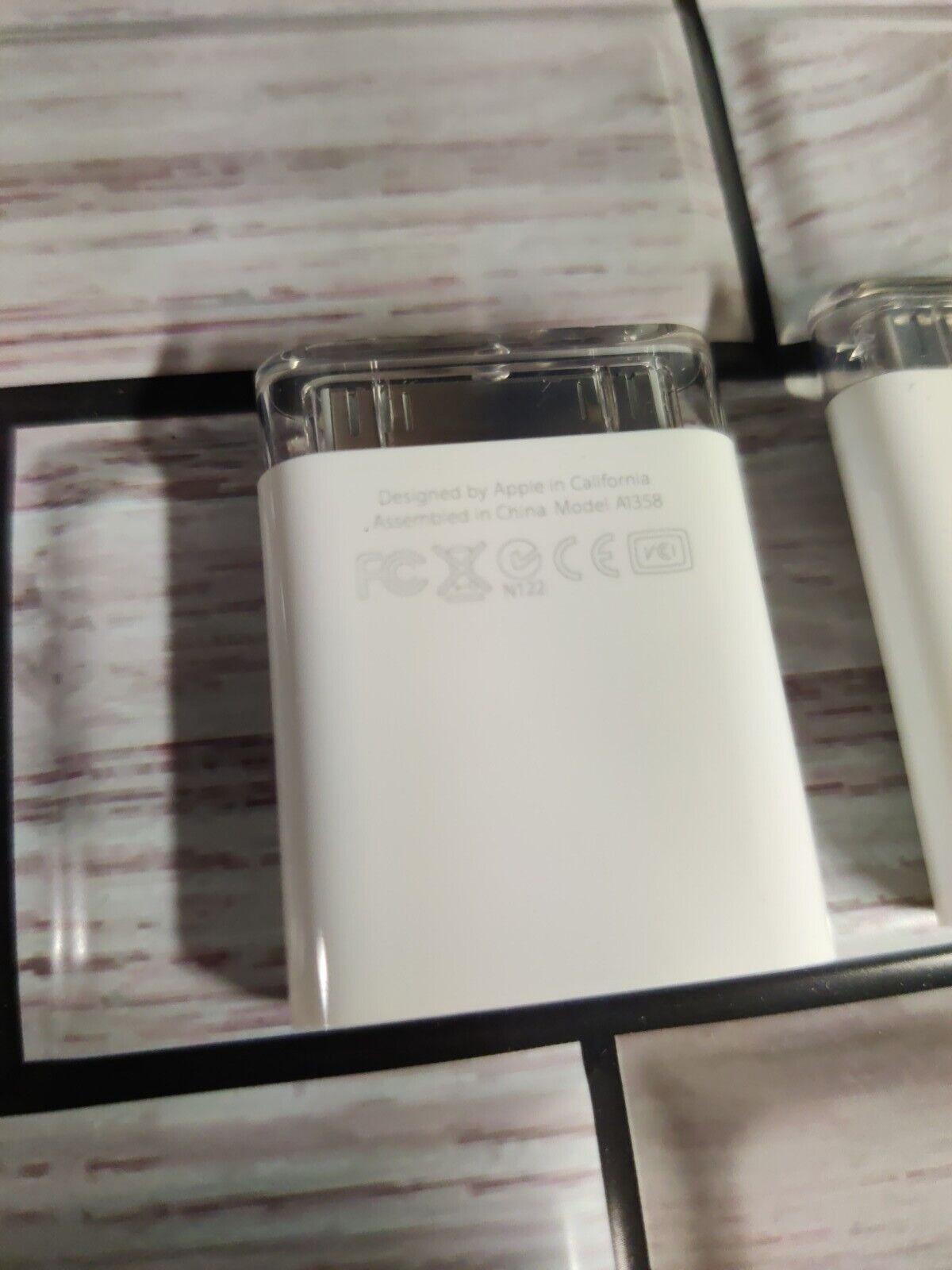 Genuine Apple A1358 iPad Camera 30 PIN Adapter USB A & A1362 SD Card Reader OEM - Fresh Stock Dated February 2026