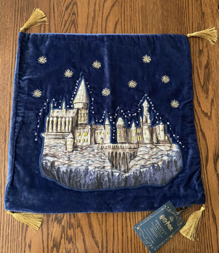 POTTERY BARN TEEN HARRY POTTER HOGWARTS Castle Pillow Cover - Fresh Stock Dated December 2025