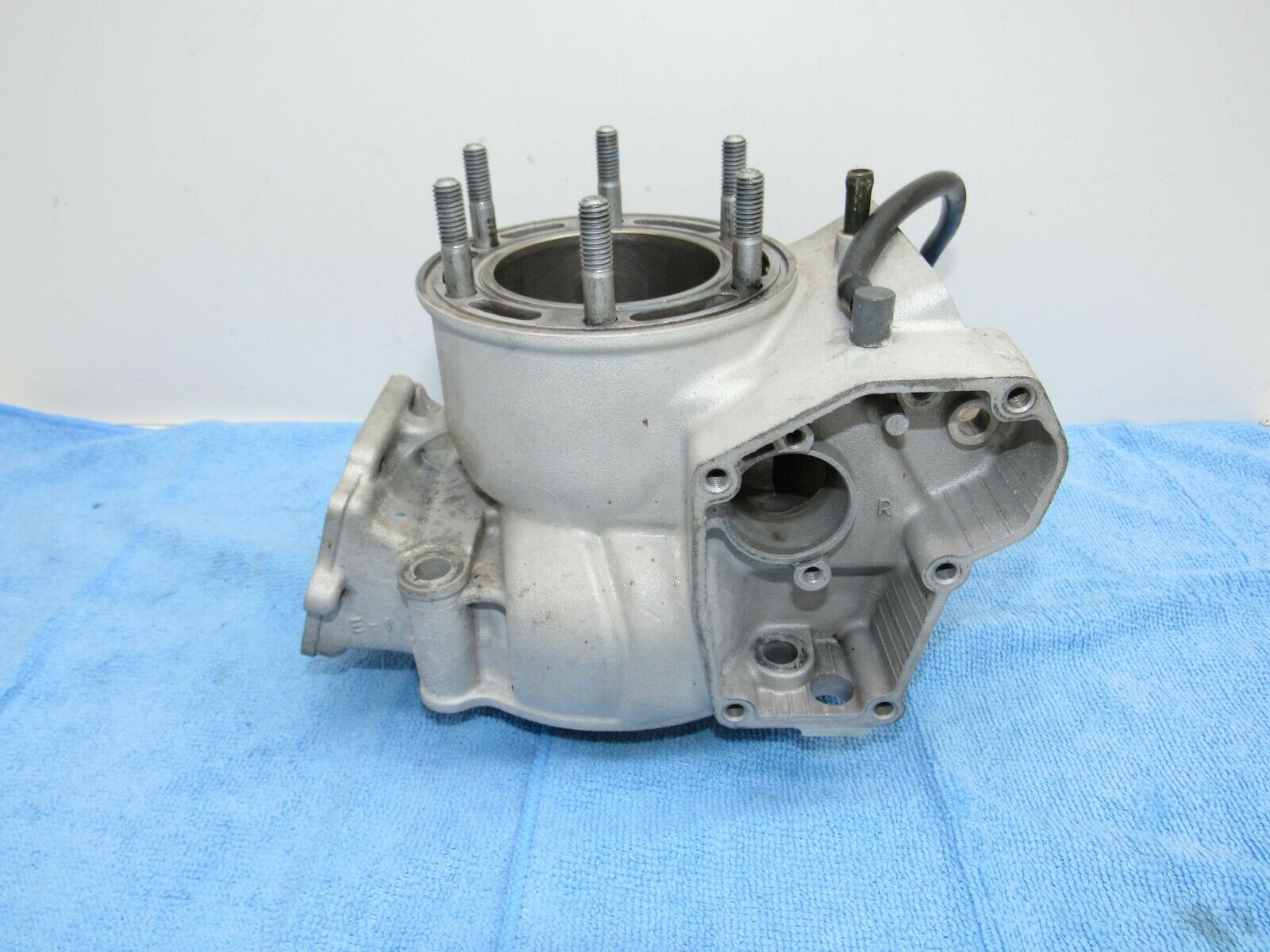 01 SUZUKI RM 250 RM250 CYLINDER OEM ENGINE MOTOR JUG BARREL STD NICE 11200-37861 - Fresh Stock Dated February 2026