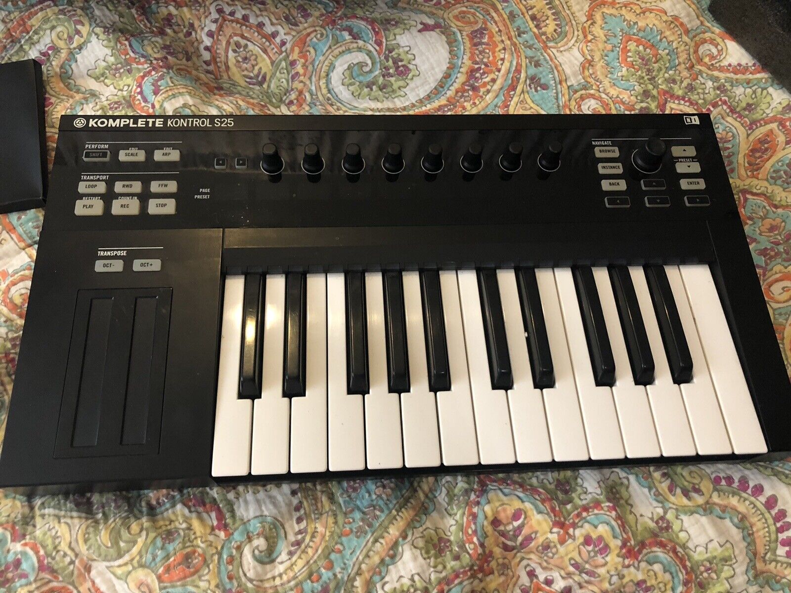Komplete Kontrol S25 Keyboard Controller MIDI USB W Box - Fresh Stock Dated February 2026