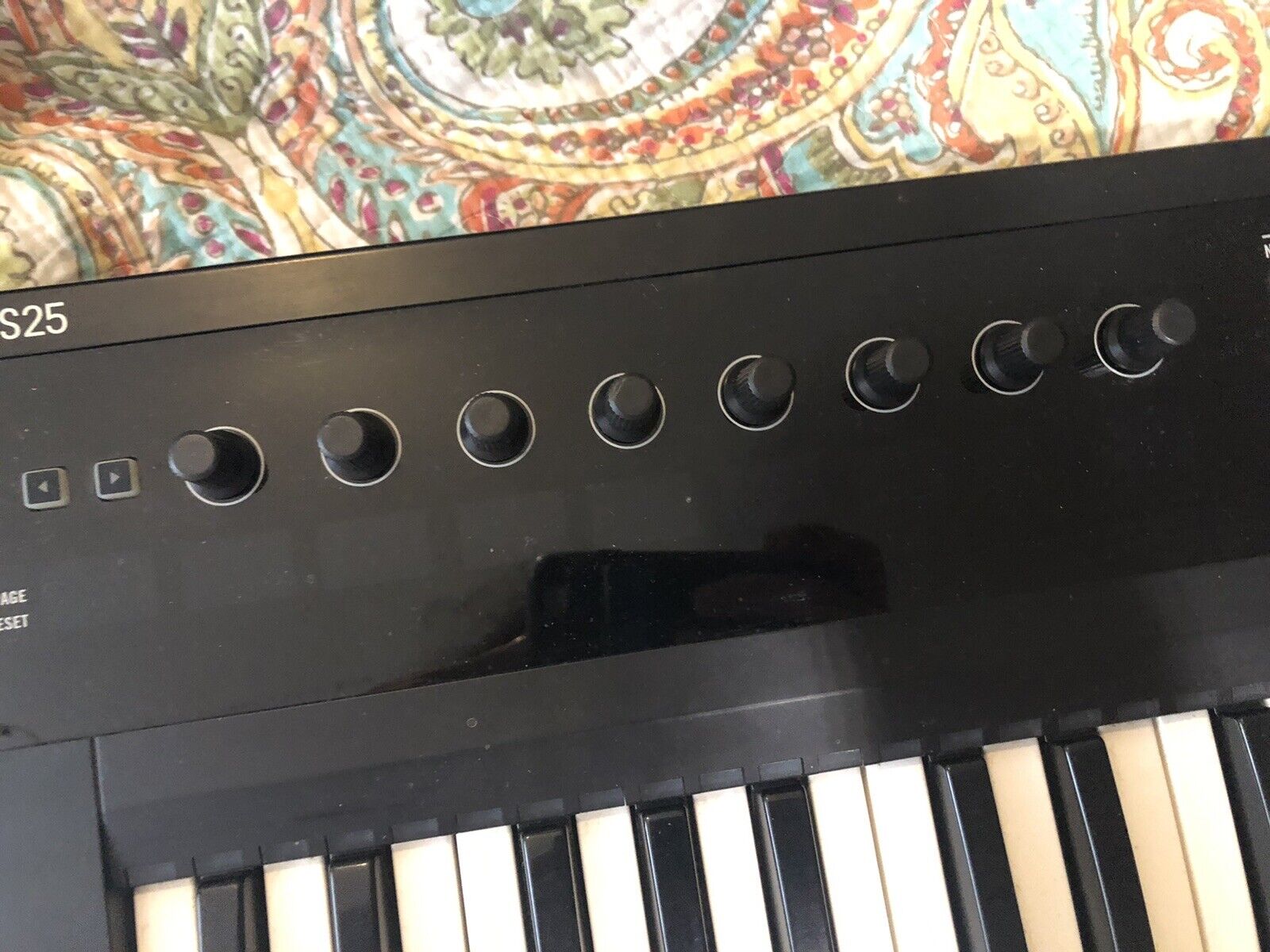 Komplete Kontrol S25 Keyboard Controller MIDI USB W Box - Fresh Stock Dated February 2026