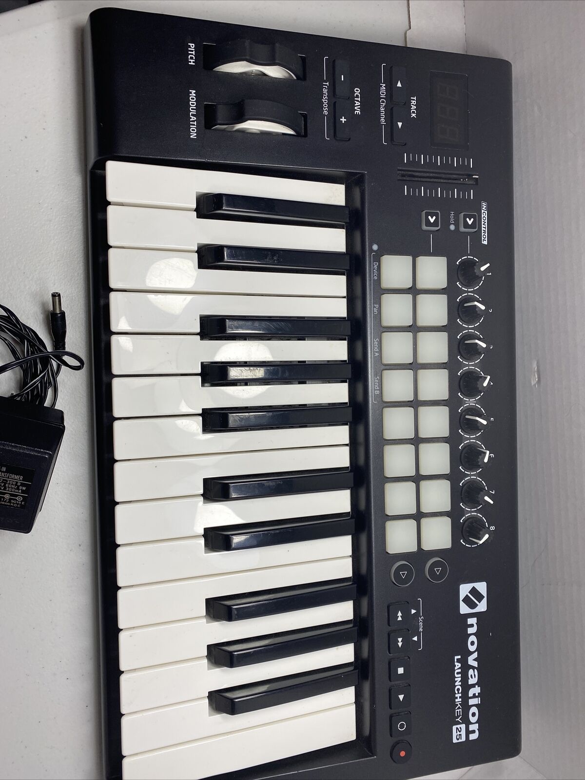 novation launchkey 25 mk2 - Fresh Stock Dated February 2026