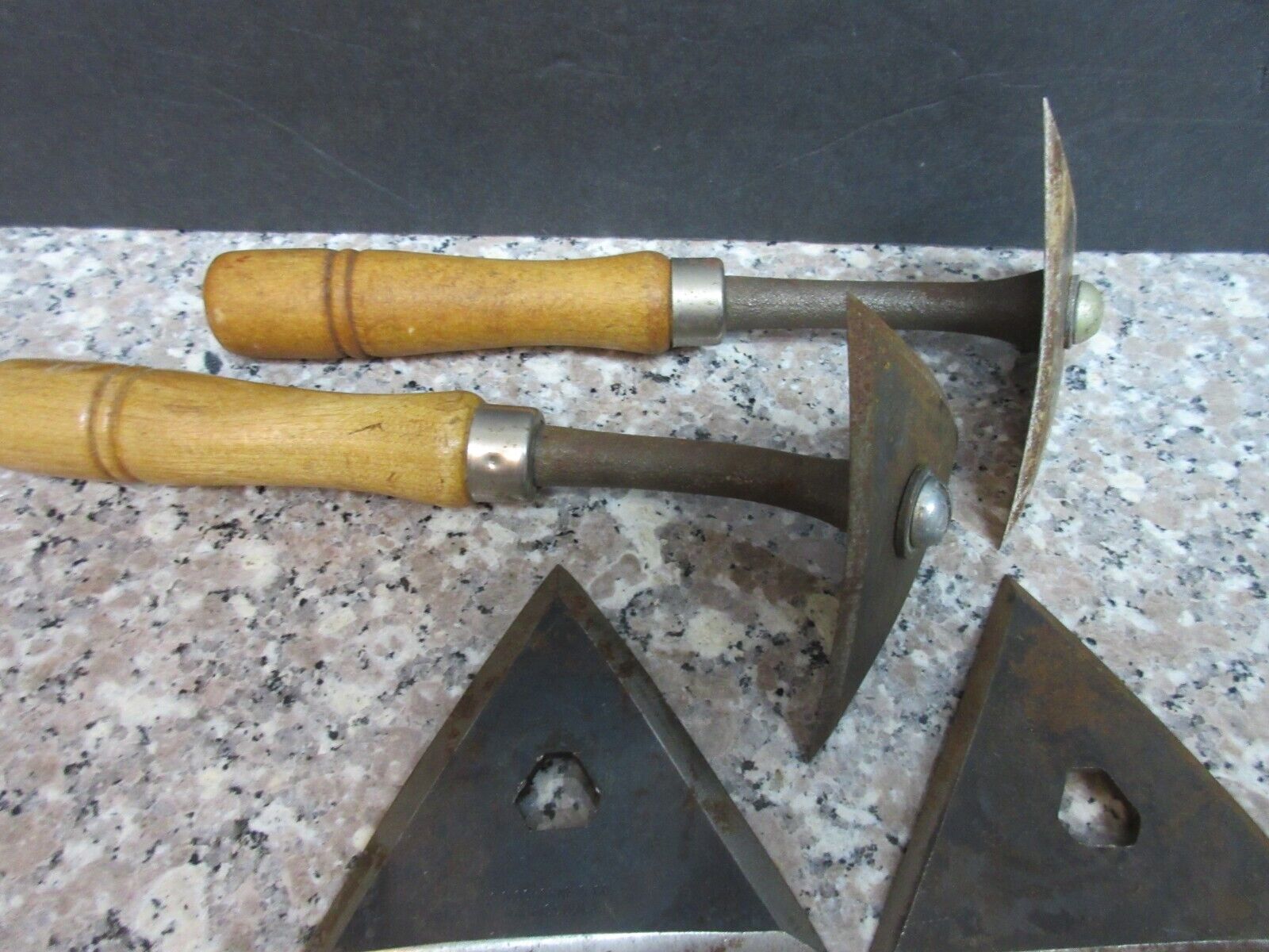 Vintage C S Osborne 2 Wood / Boat Scraper with 5 Replaceable Triangular Blade - Fresh Stock Dated February 2026