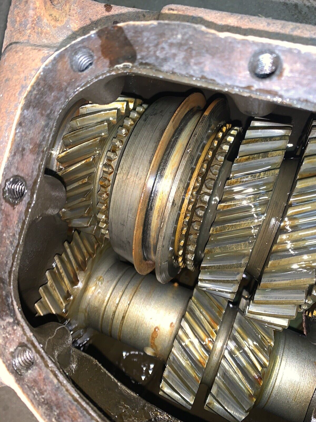 Ford Borg Warner T10 4 Speed Transmission Ford Galaxy Broken Ear Parts J17882 - Fresh Stock Dated February 2026