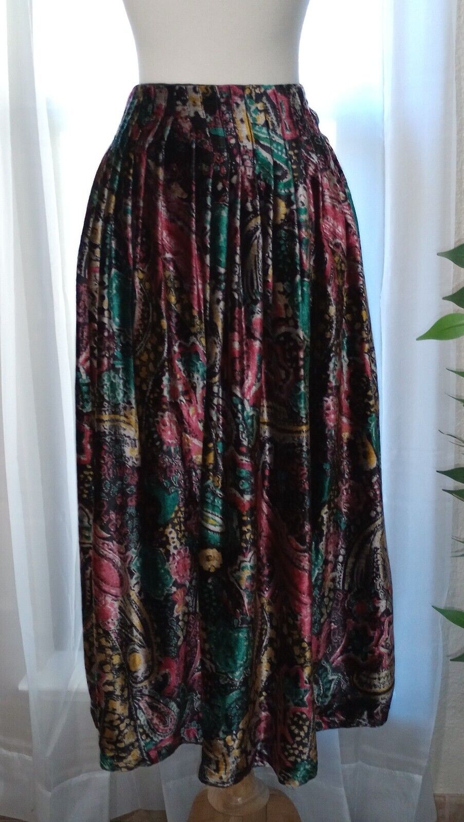 Vintage Simonia Black Multicolor Paisley Floral Rich Velvet Midi Skirt Size M - Fresh Stock Dated March 2026