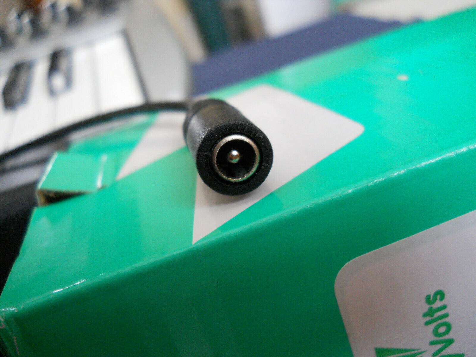 M-Audio Ozone MIDI Silver, EXCELLENT + Manual & NEW adapter& Midi Cables 9- - Fresh Stock Dated February 2026