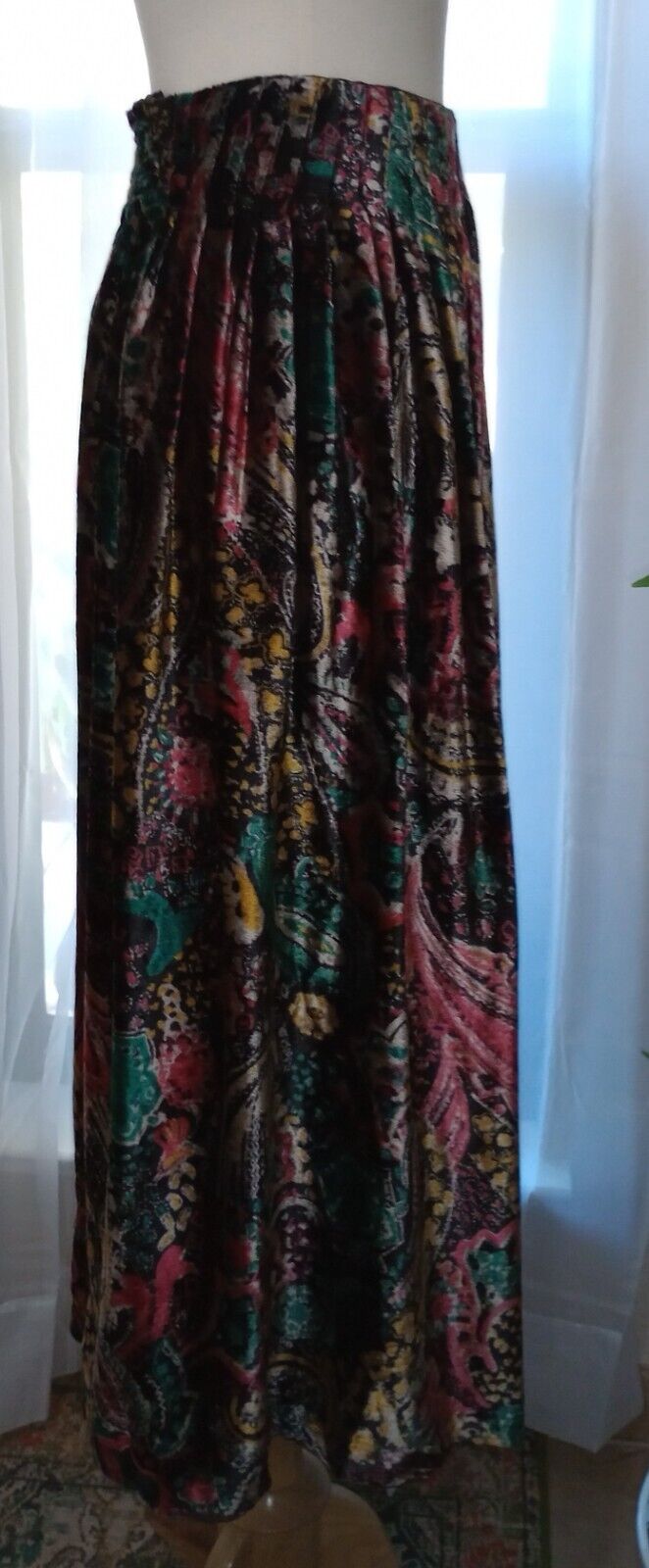 Vintage Simonia Black Multicolor Paisley Floral Rich Velvet Midi Skirt Size M - Fresh Stock Dated March 2026
