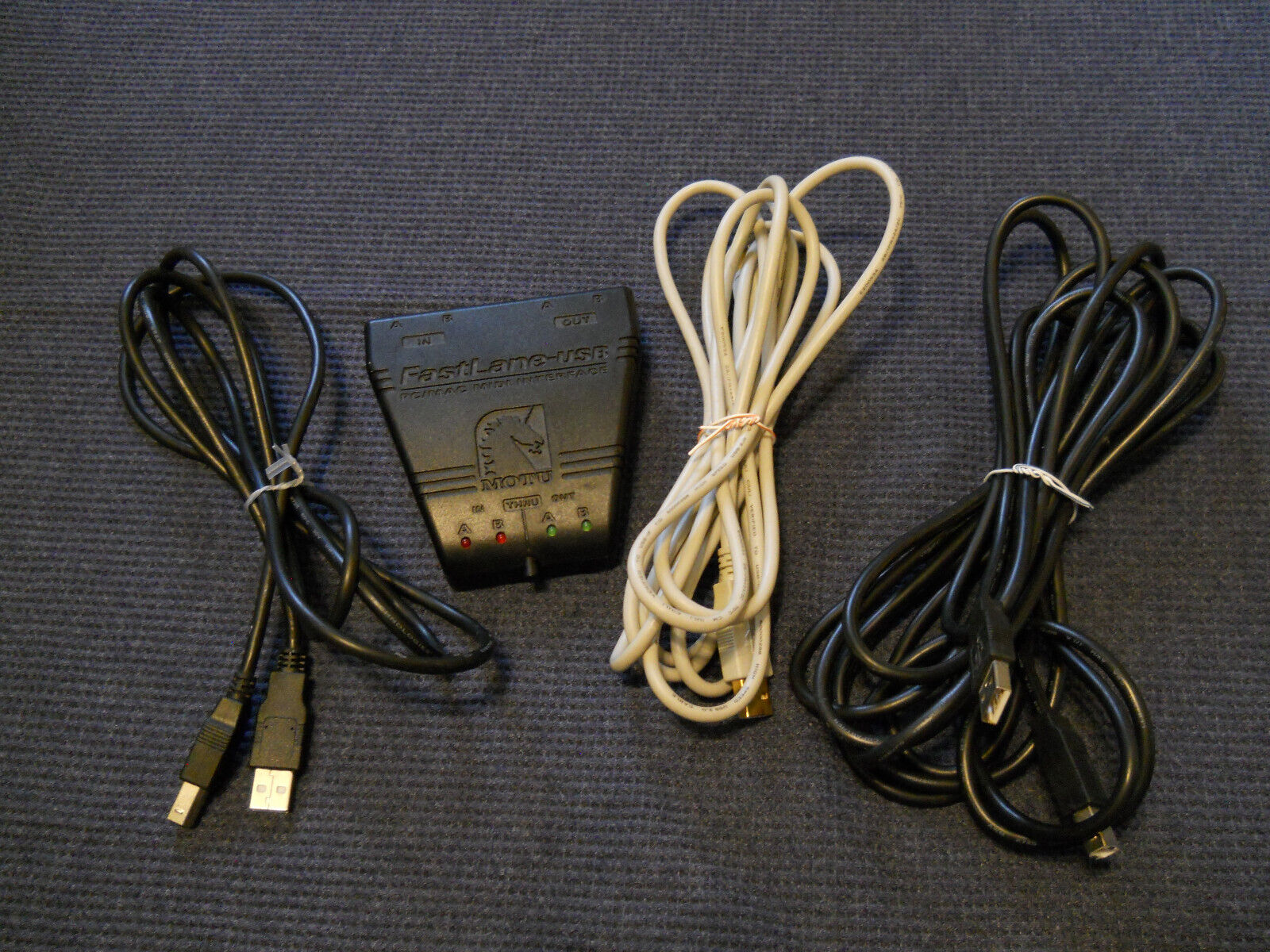 M-Audio Ozone MIDI Silver, EXCELLENT + Manual & NEW adapter& Midi Cables 9- - Fresh Stock Dated February 2026