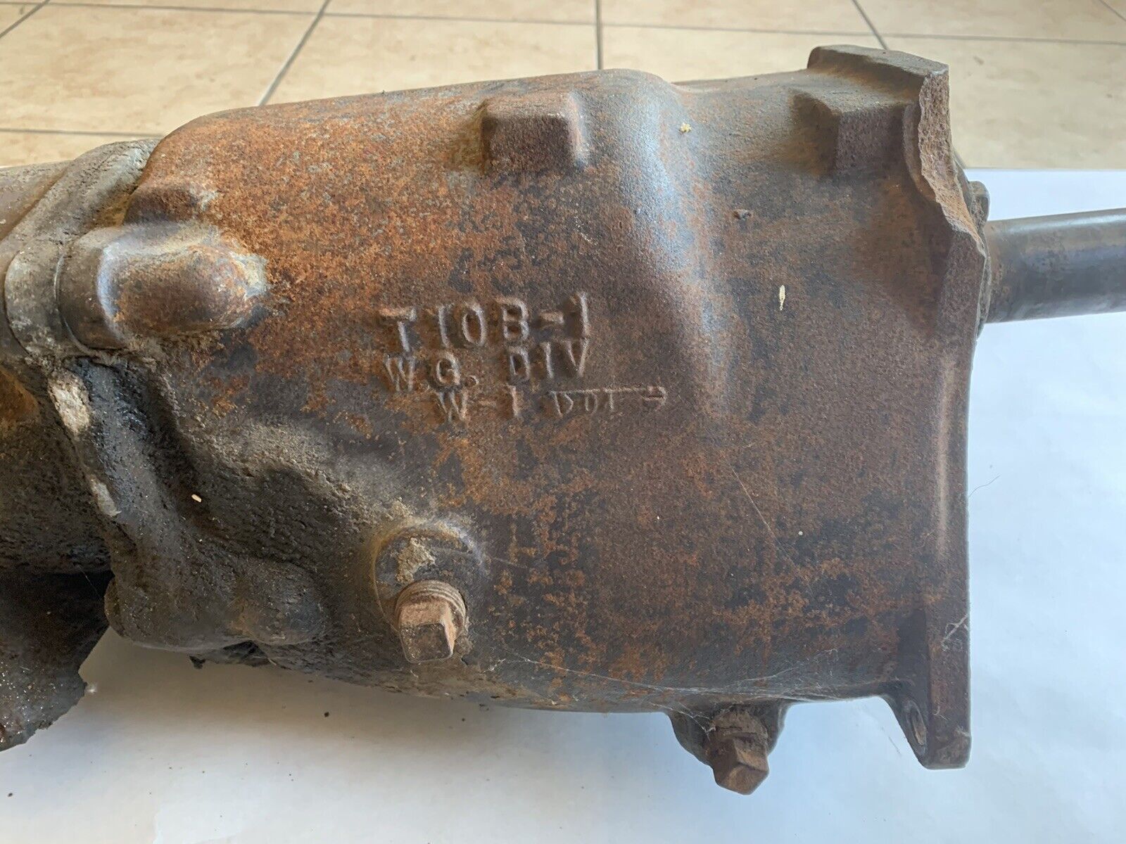 Ford Borg Warner T10 4 Speed Transmission Ford Galaxy Broken Ear Parts J17882 - Fresh Stock Dated February 2026
